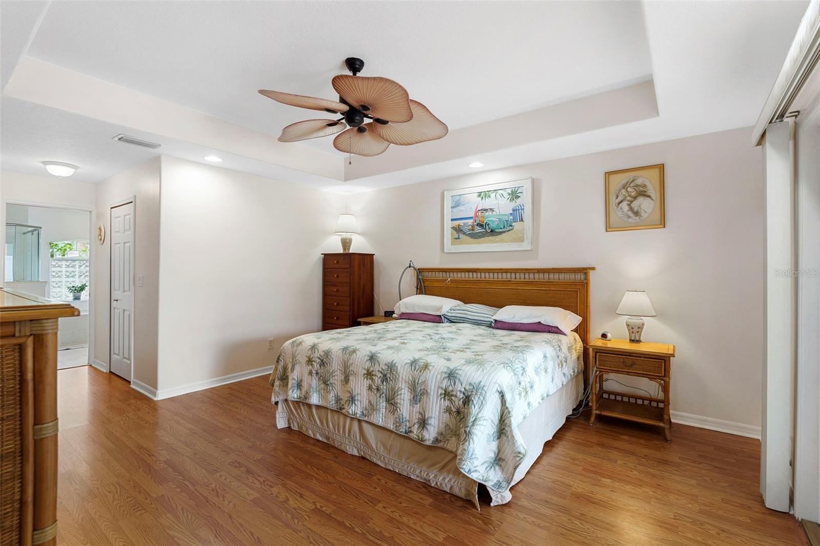 Image 24 of 48 For 88 Woodside Drive