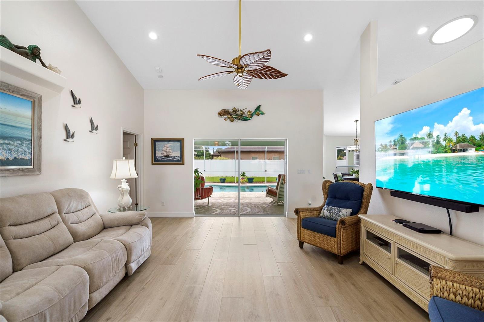 Image 8 of 48 For 88 Woodside Drive