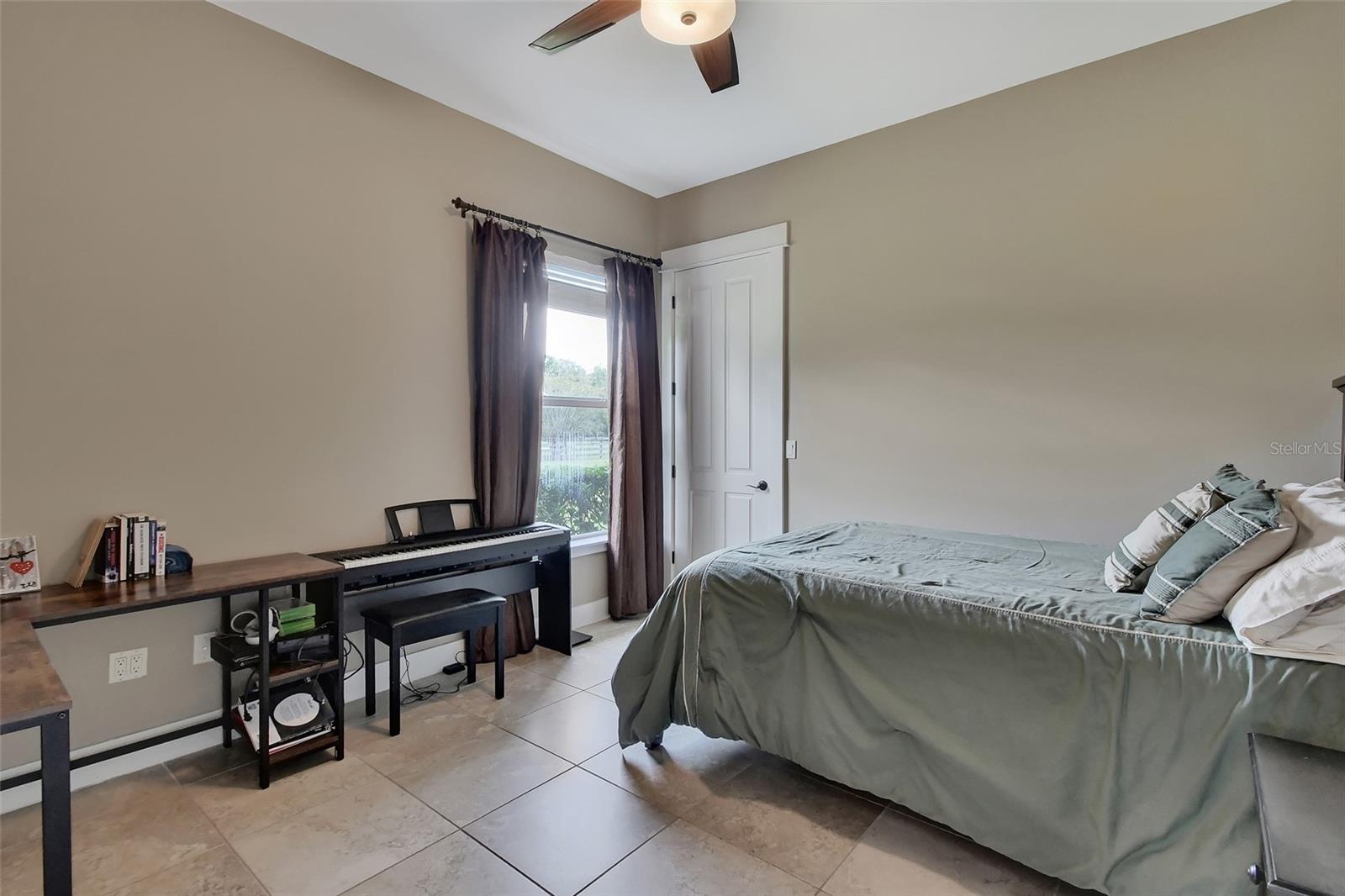 Image 48 of 71 For 2901 Trevor Lane