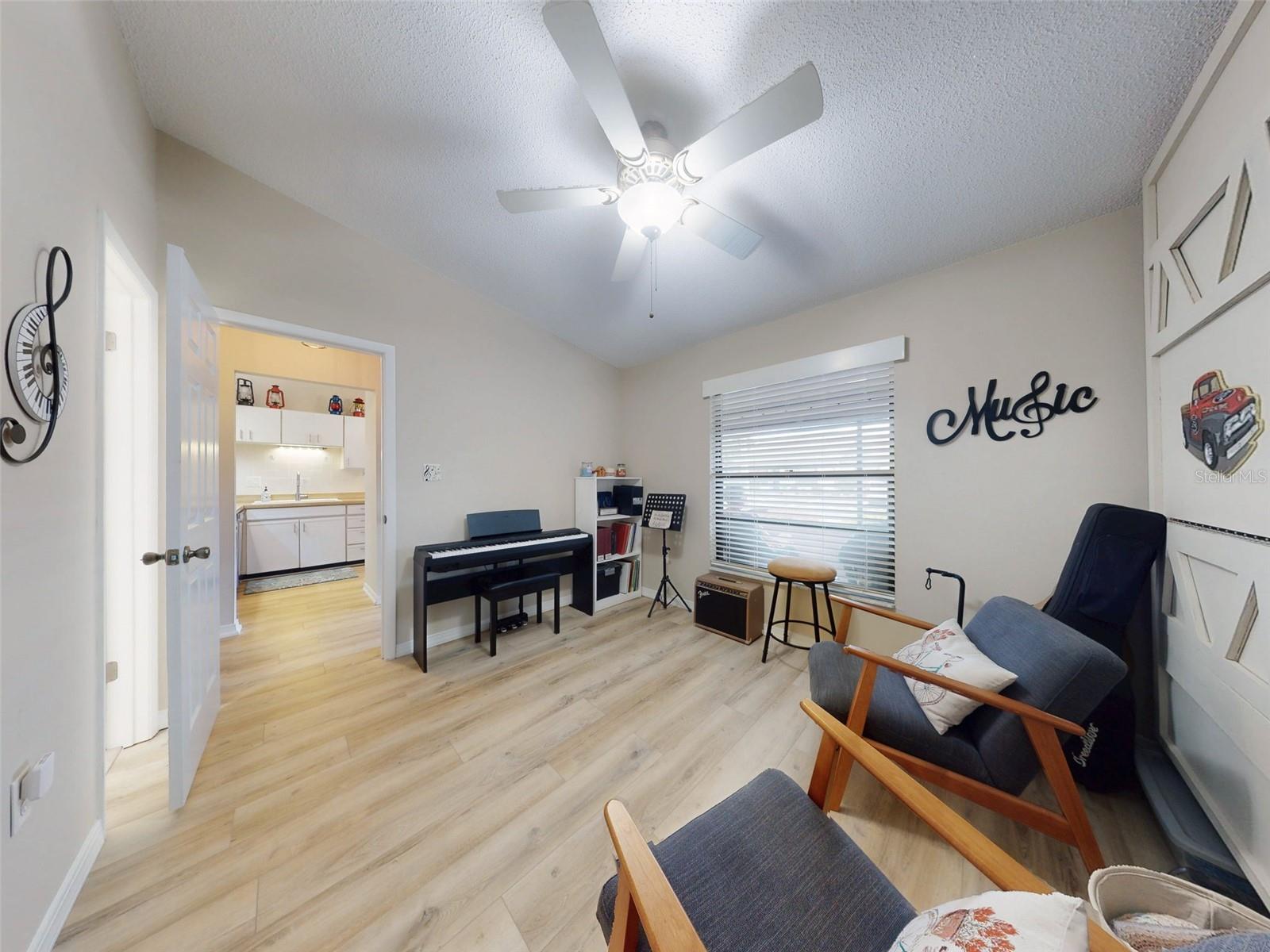 Image 16 of 62 For 420 Terrace Hill Boulevard 6m