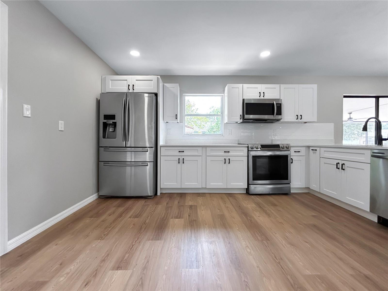Image 14 of 39 For 1832 6th Street