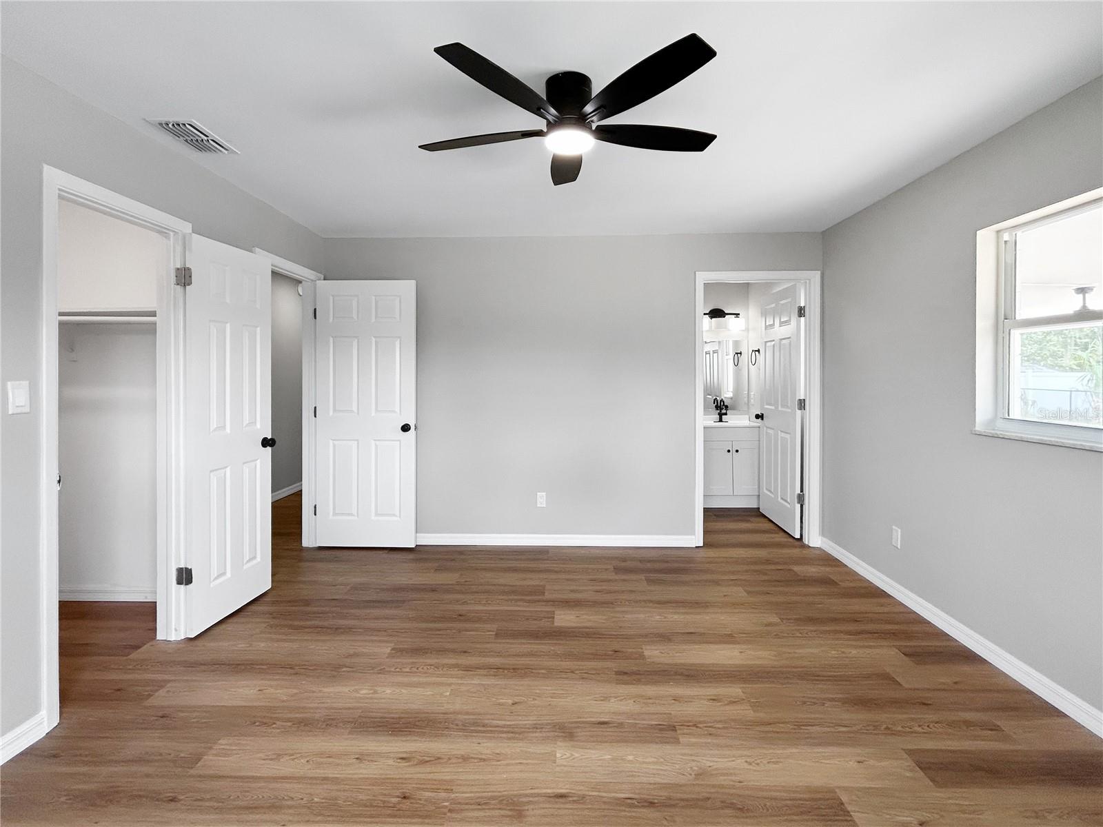 Image 22 of 39 For 1832 6th Street