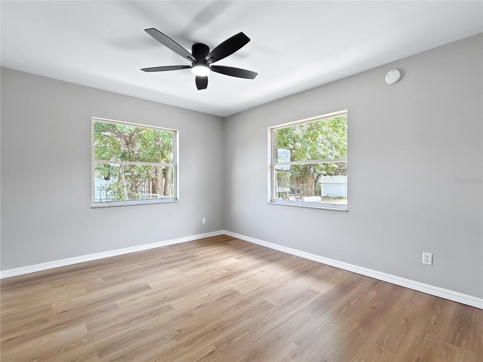 Image 26 of 39 For 1832 6th Street
