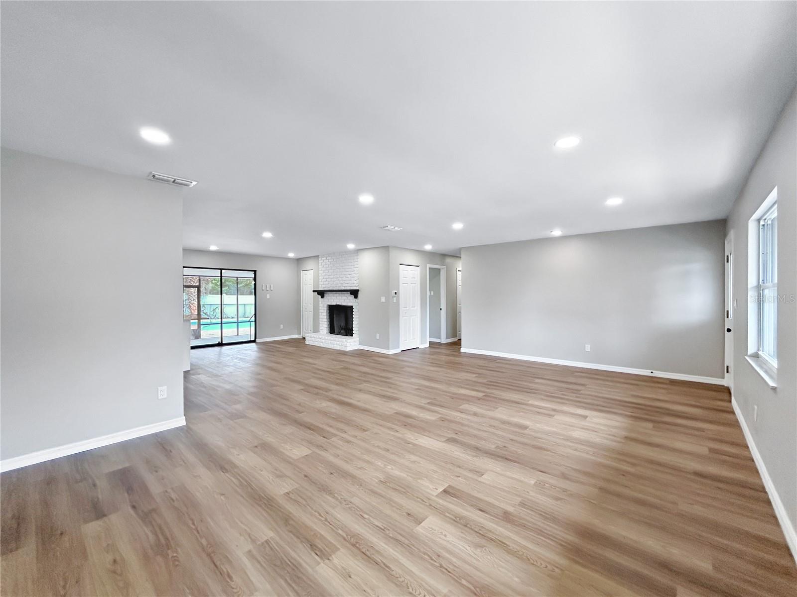 Image 3 of 39 For 1832 6th Street