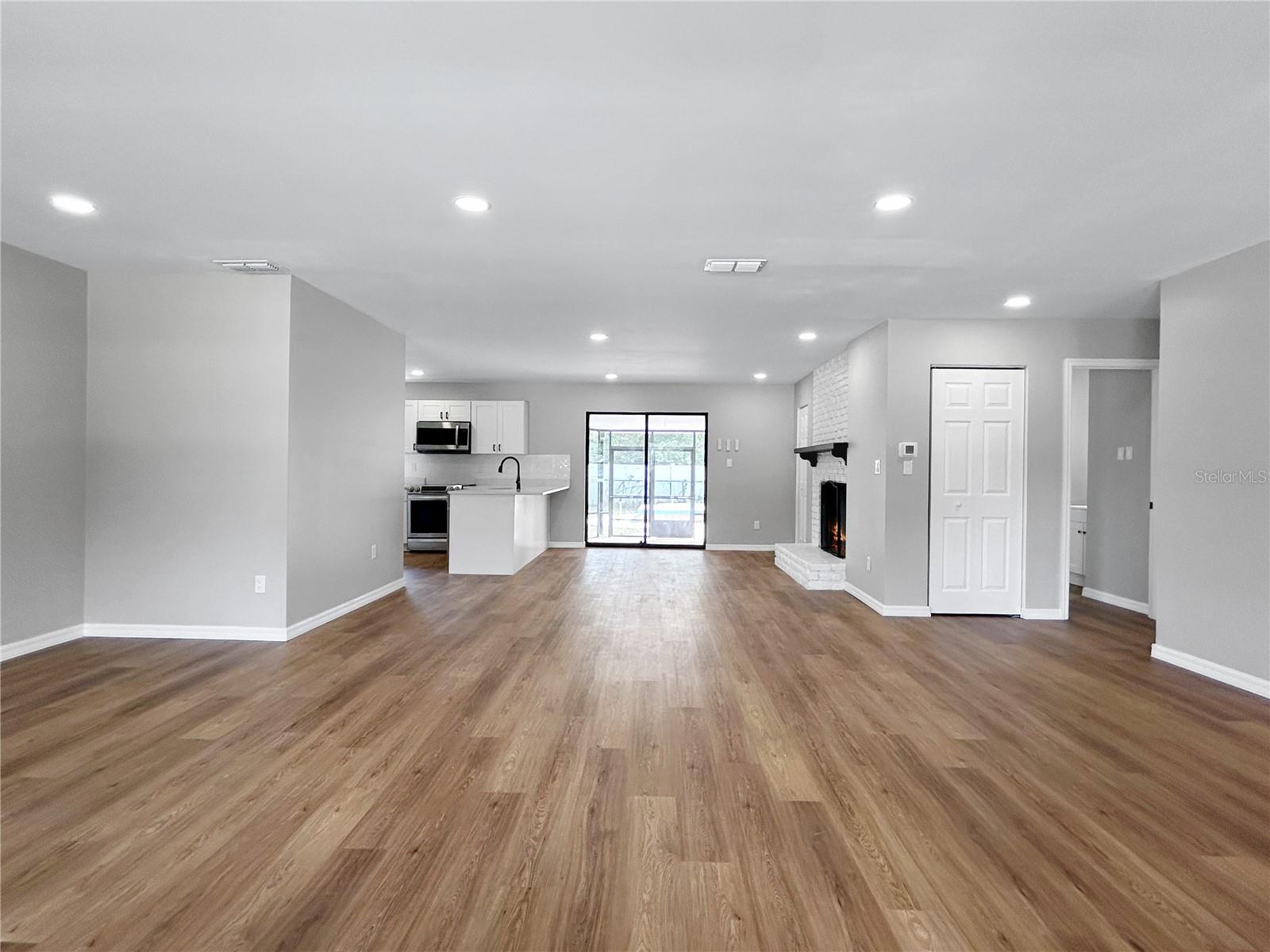 Image 4 of 39 For 1832 6th Street