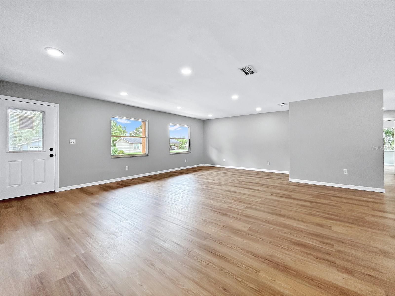 Image 5 of 39 For 1832 6th Street
