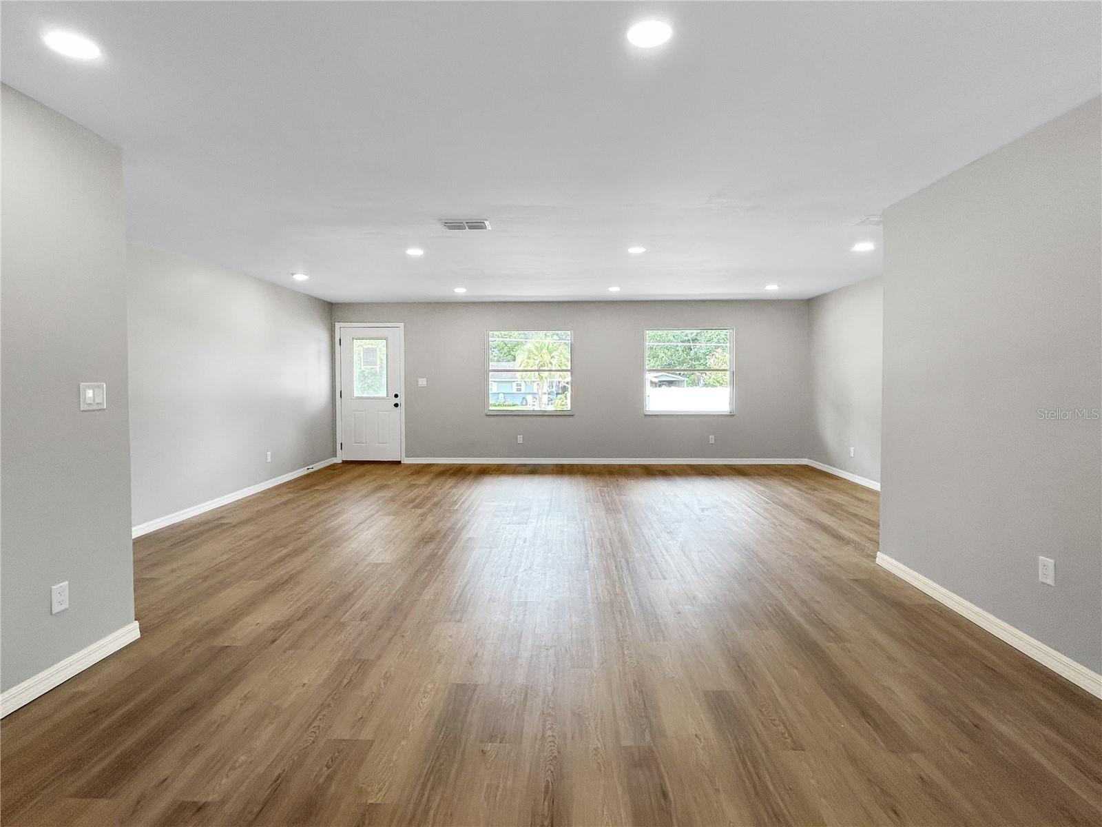 Image 8 of 39 For 1832 6th Street