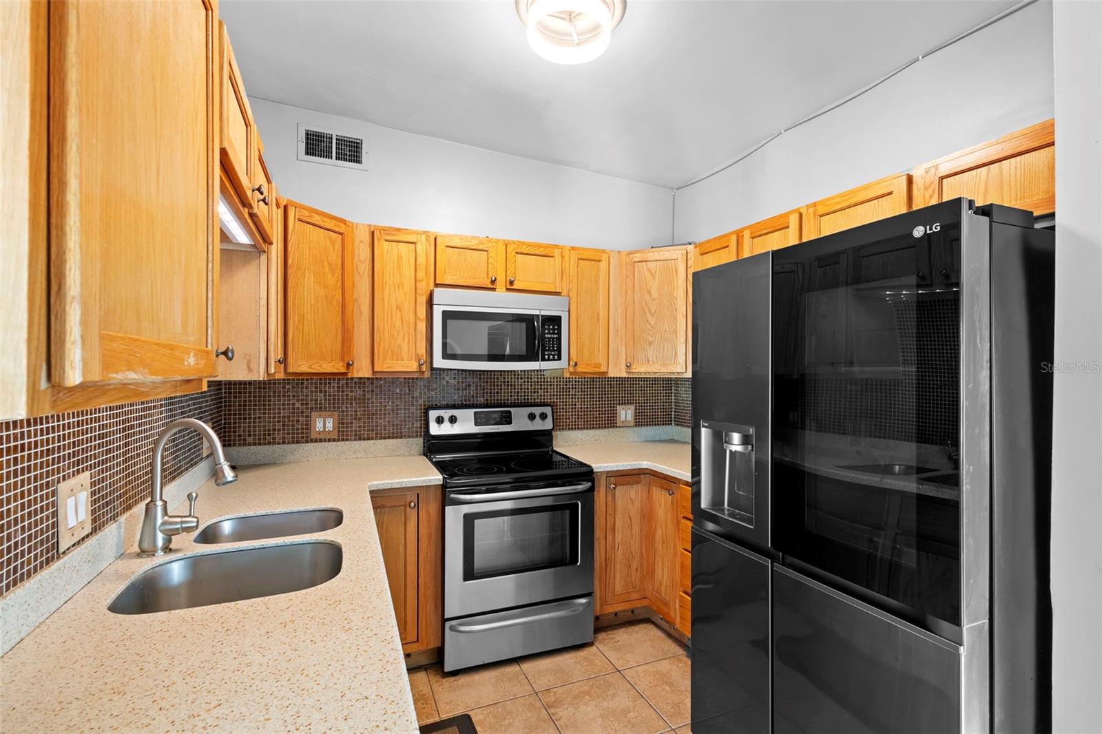 Image 10 of 39 For 118 Sunland Drive
