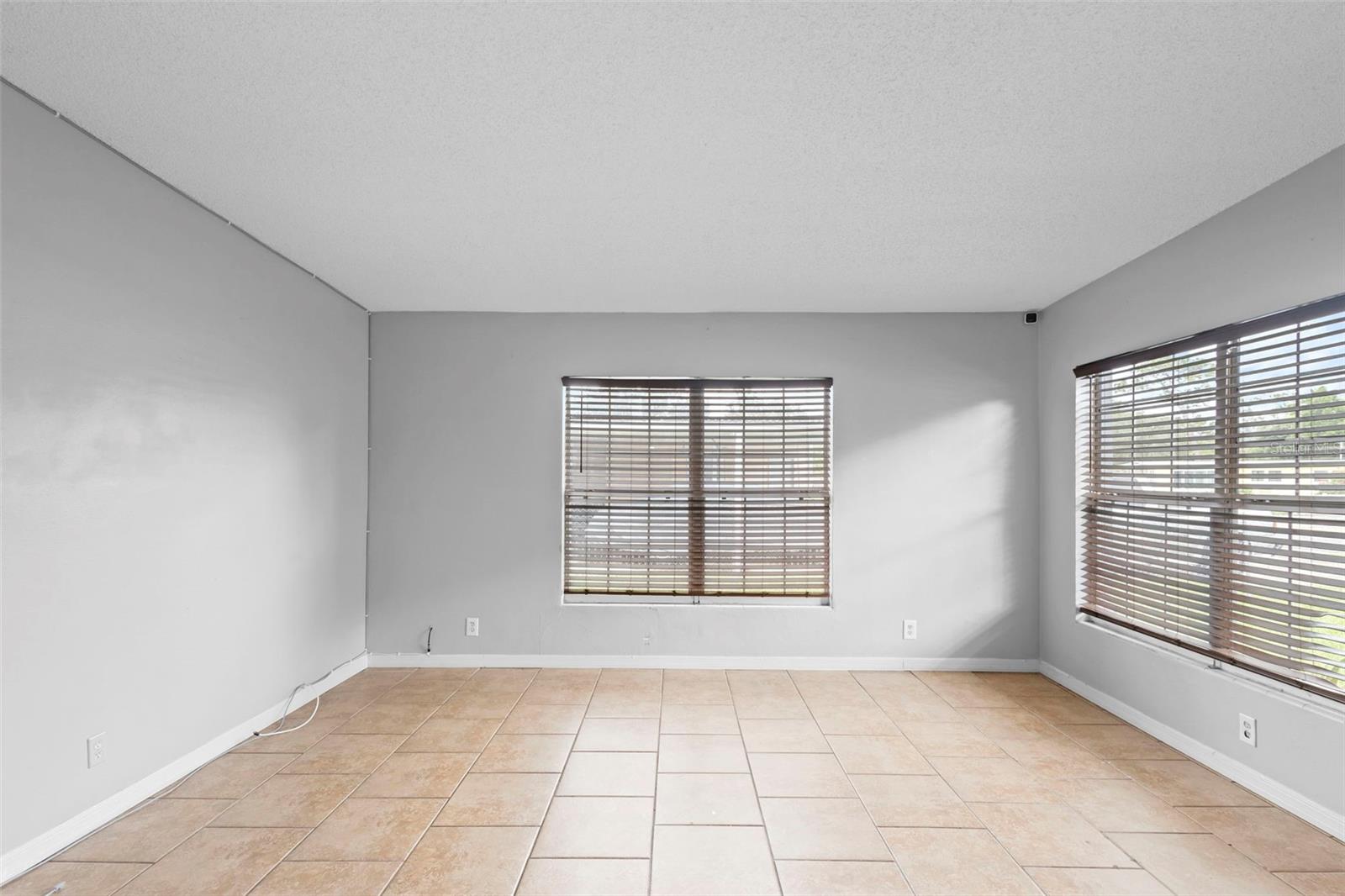 Image 13 of 39 For 118 Sunland Drive