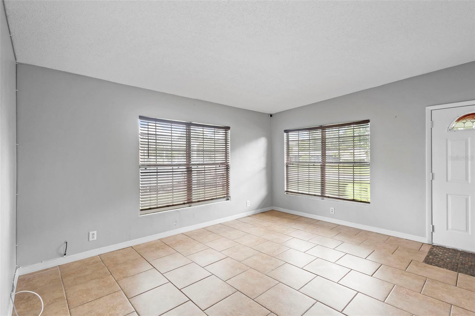 Image 14 of 39 For 118 Sunland Drive