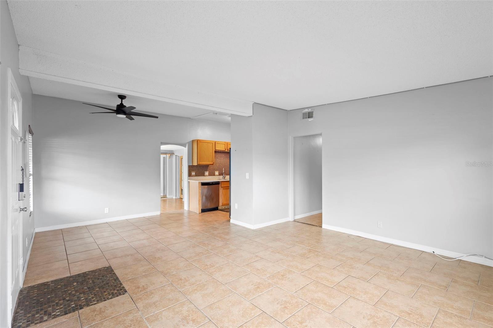 Image 15 of 39 For 118 Sunland Drive