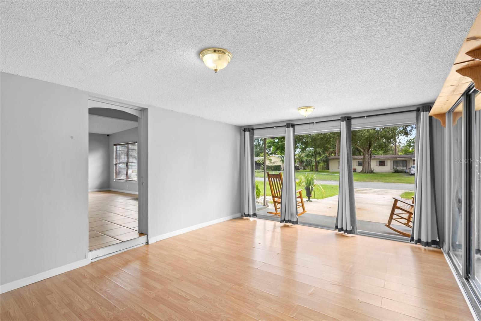 Image 17 of 39 For 118 Sunland Drive