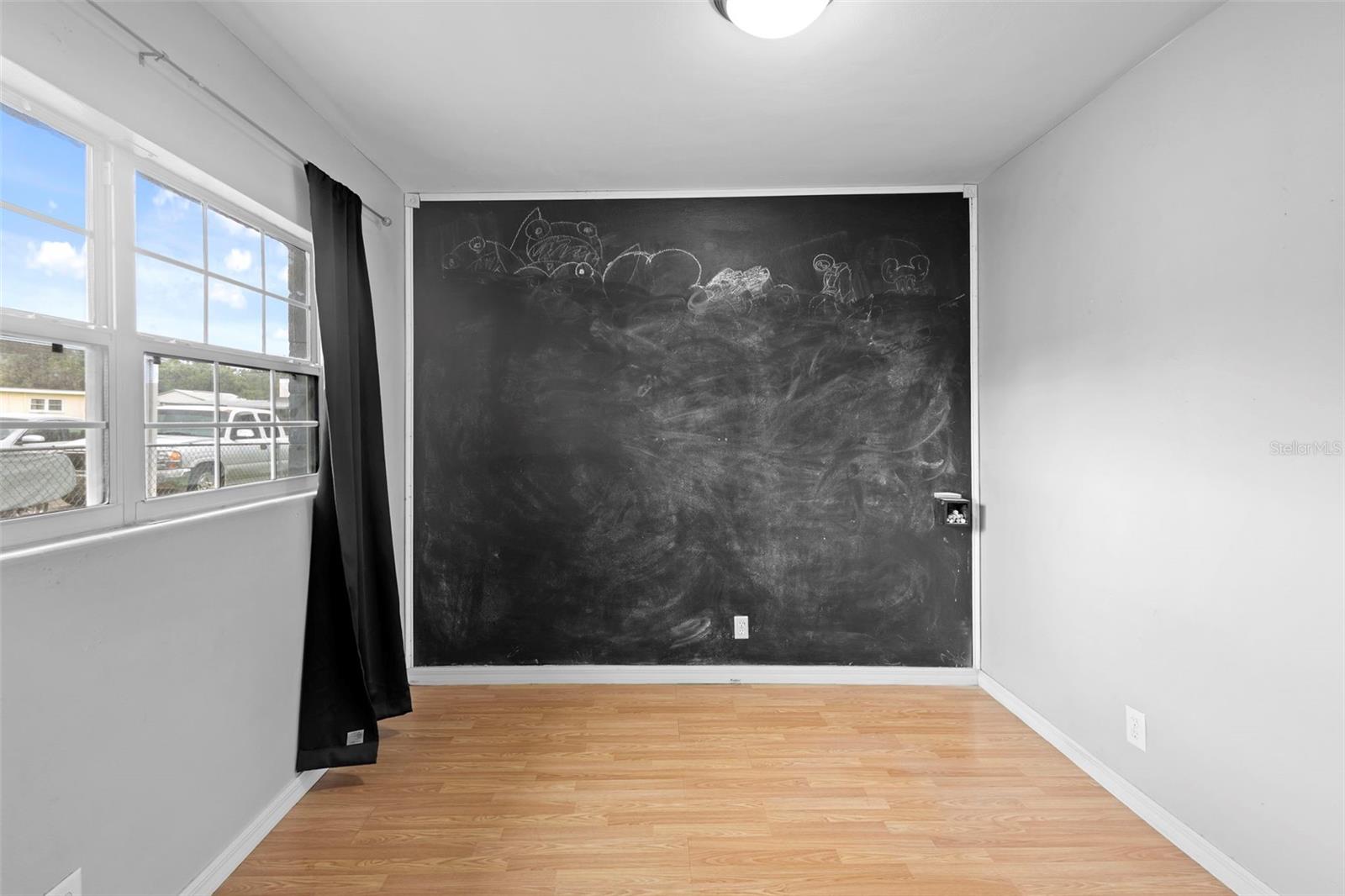 Image 23 of 39 For 118 Sunland Drive