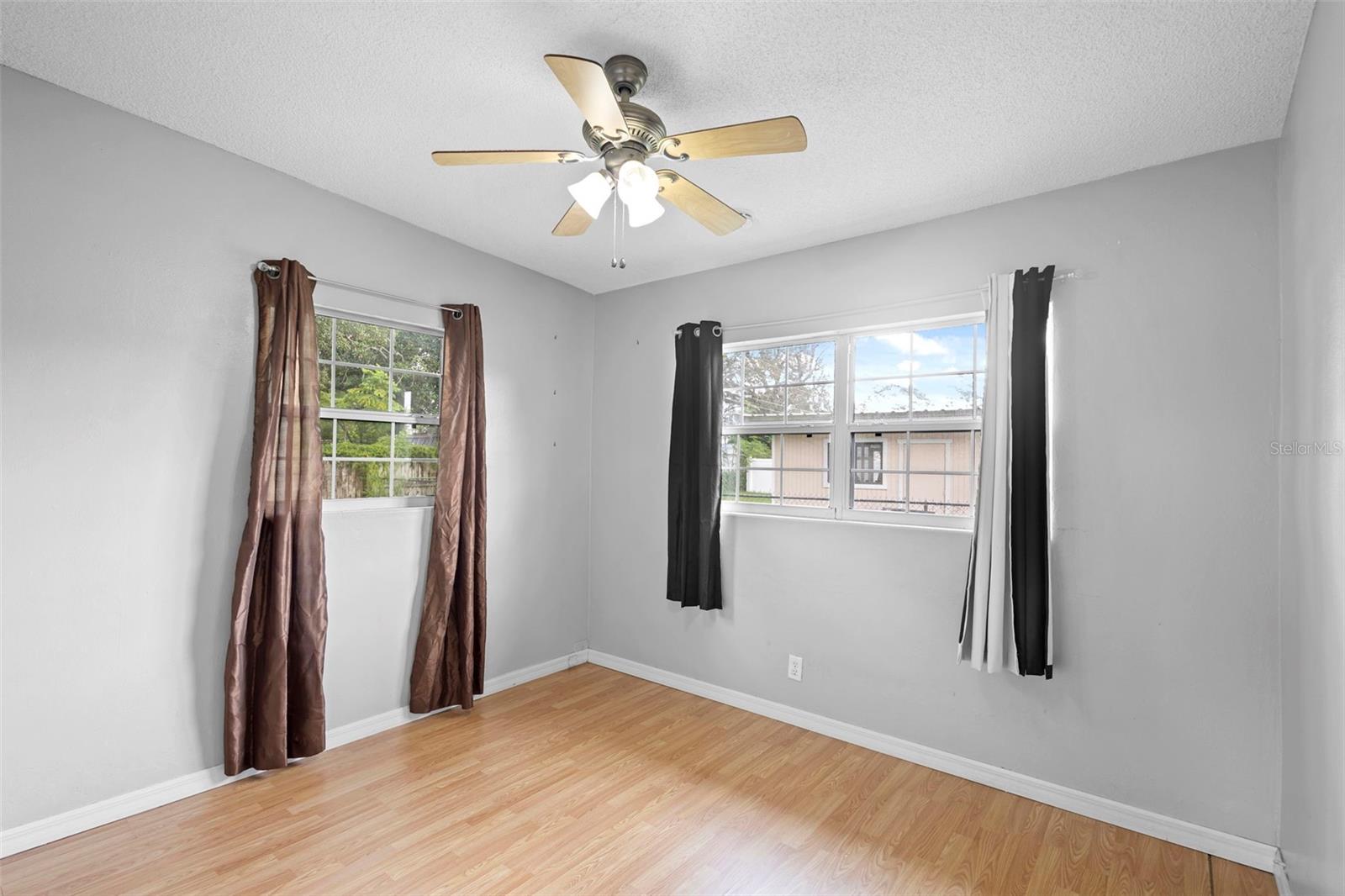 Image 28 of 39 For 118 Sunland Drive