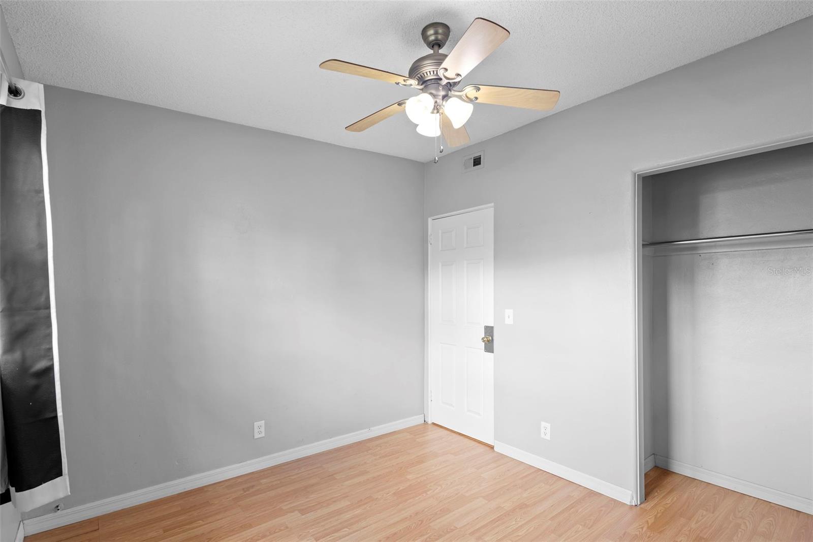 Image 29 of 39 For 118 Sunland Drive