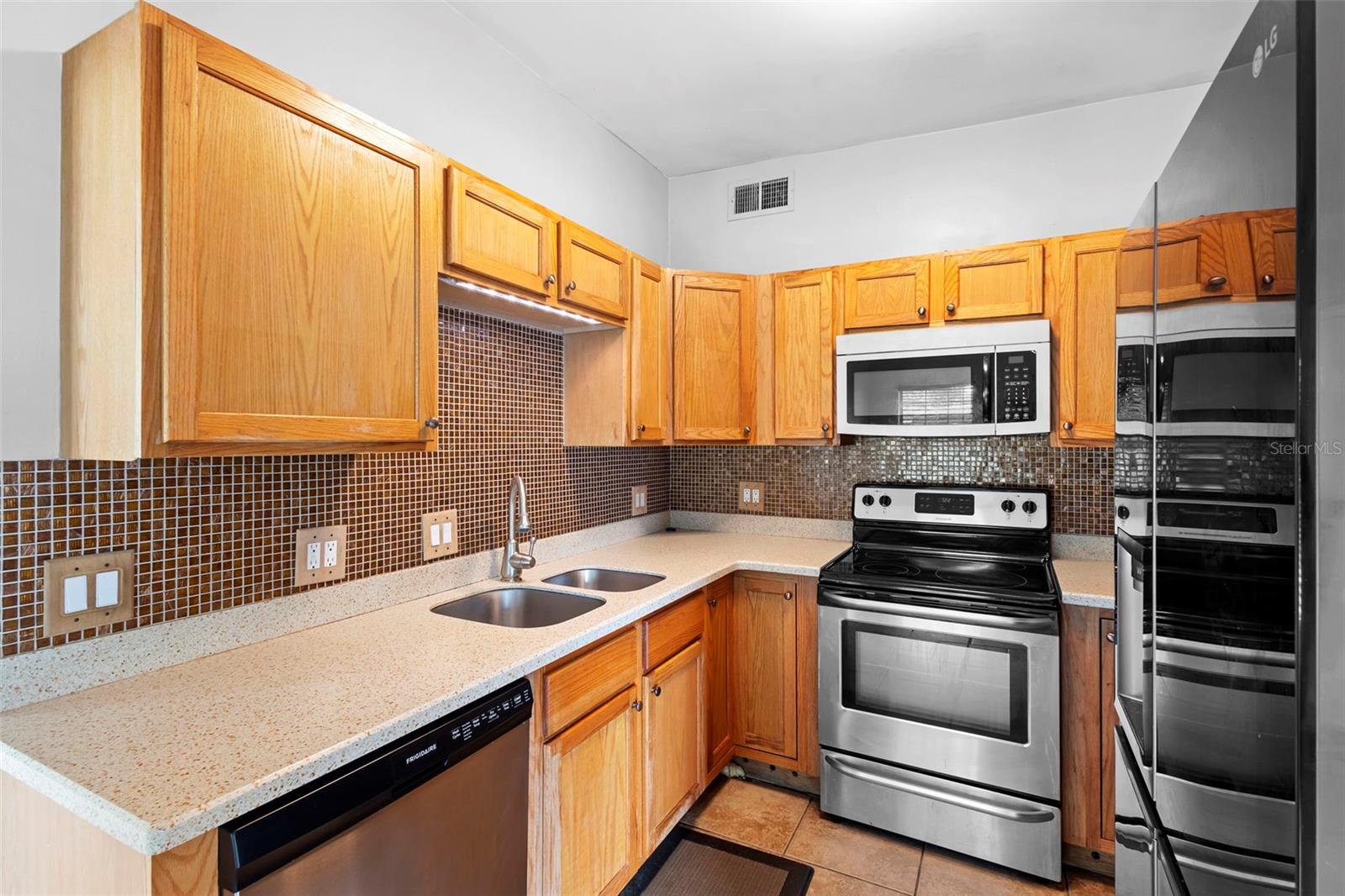 Image 9 of 39 For 118 Sunland Drive
