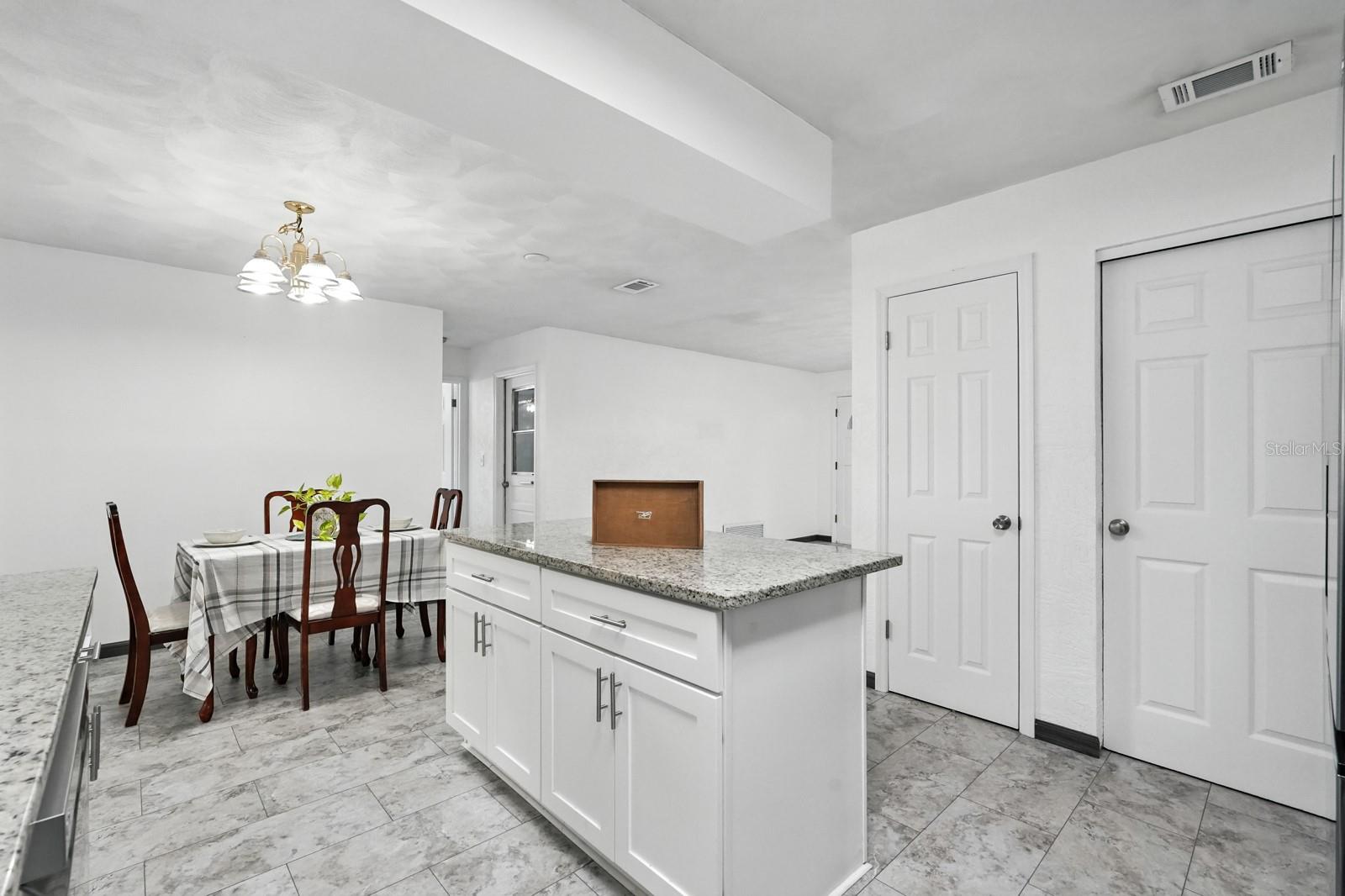 Image 16 of 41 For 2937 Carriage Drive
