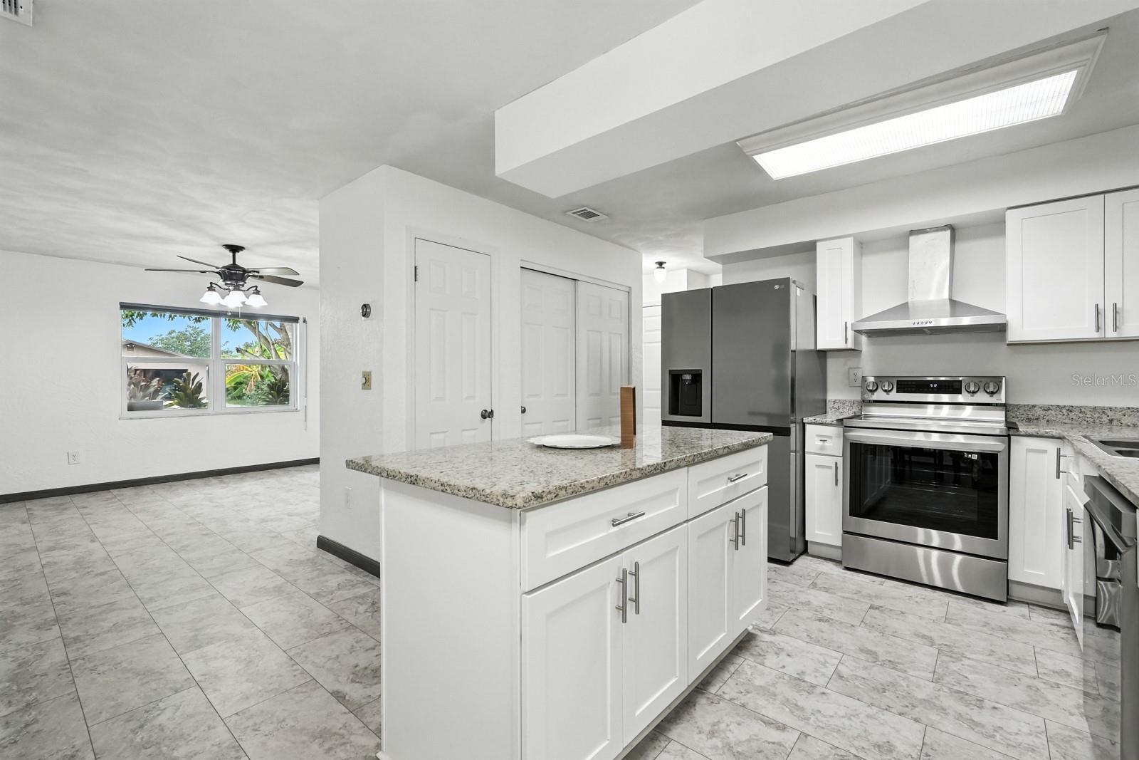 Image 17 of 41 For 2937 Carriage Drive
