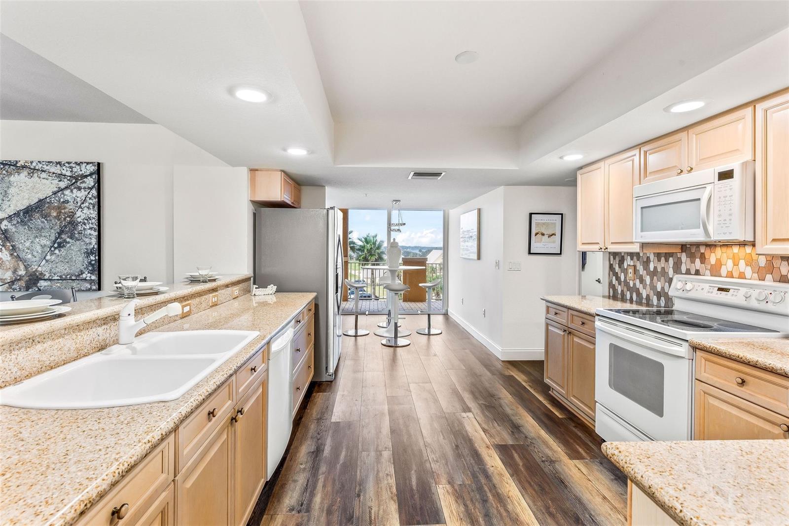 Image 16 of 62 For 3145 Atlantic Avenue 405