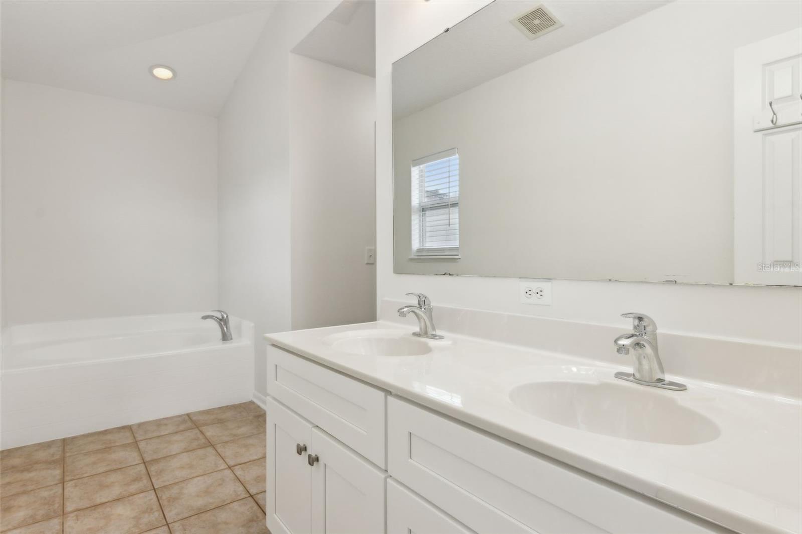 Image 33 of 52 For 905 Cascade Falls Lane