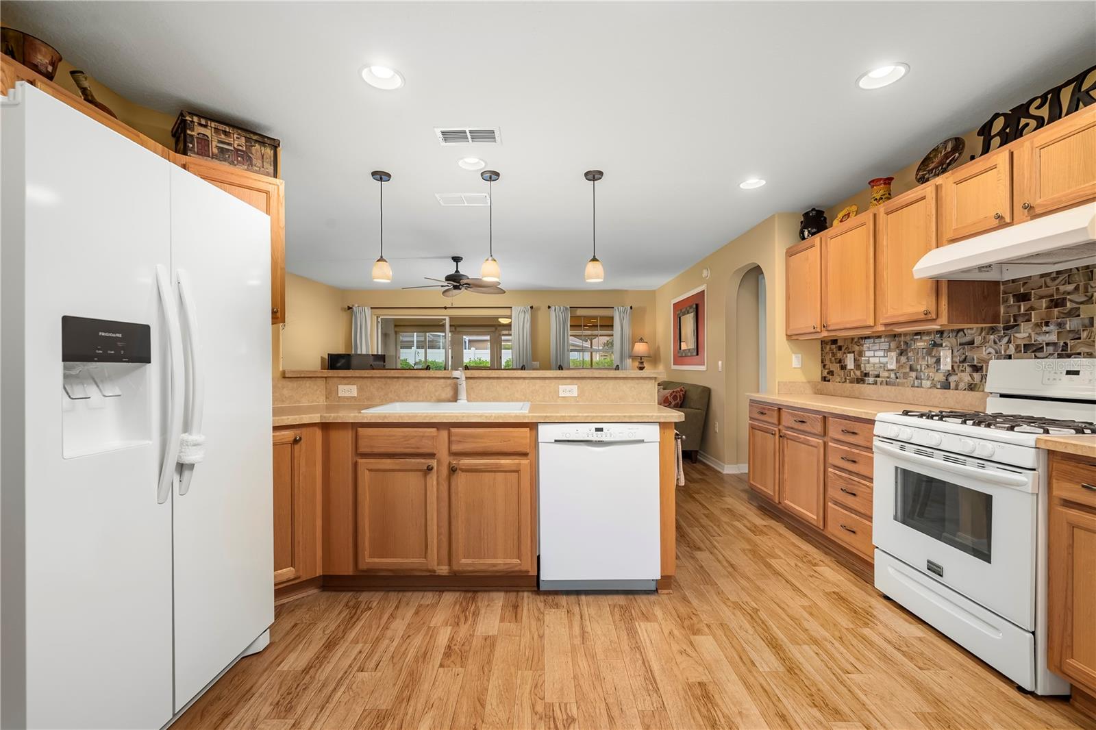 Image 15 of 34 For 8180 80th Terrace