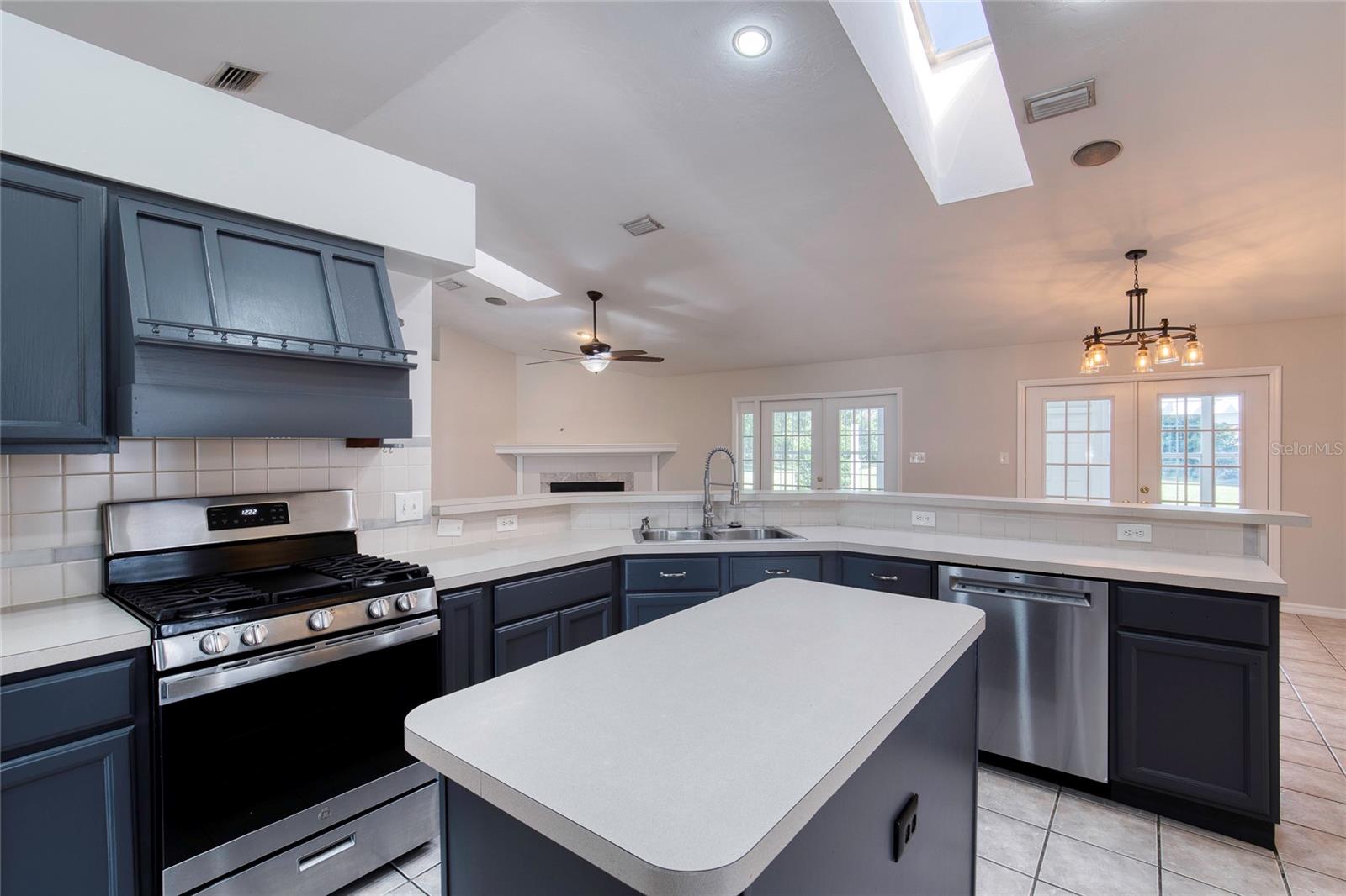 Image 11 of 70 For 12146 24th Avenue