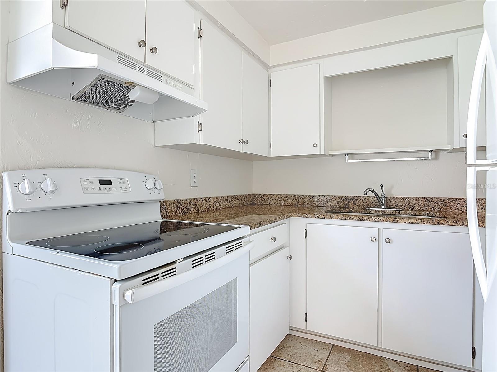 Image 11 of 31 For 1610 Palmetto Avenue 4