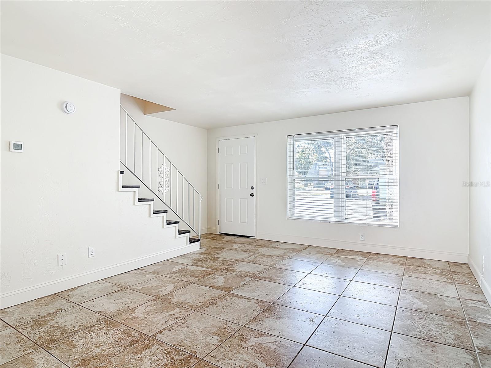 Image 2 of 31 For 1610 Palmetto Avenue 4