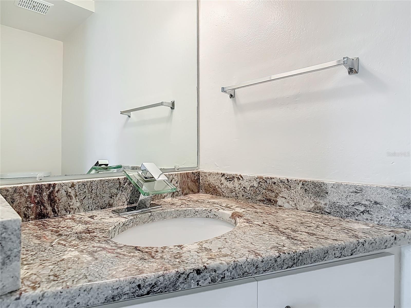 Image 5 of 31 For 1610 Palmetto Avenue 4