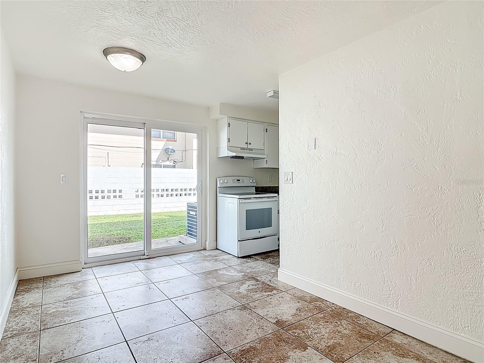 Image 8 of 31 For 1610 Palmetto Avenue 4