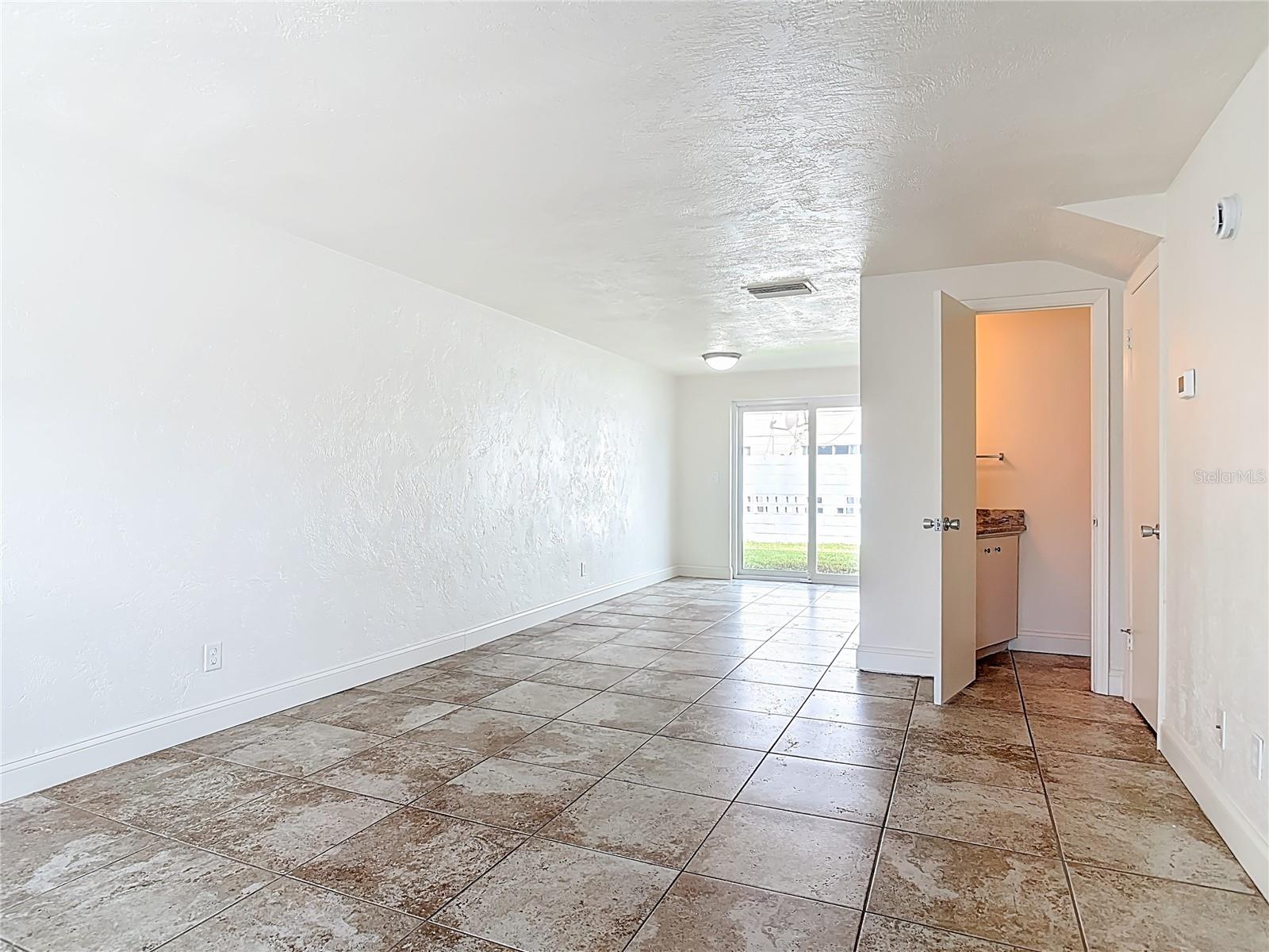 Image 9 of 31 For 1610 Palmetto Avenue 4
