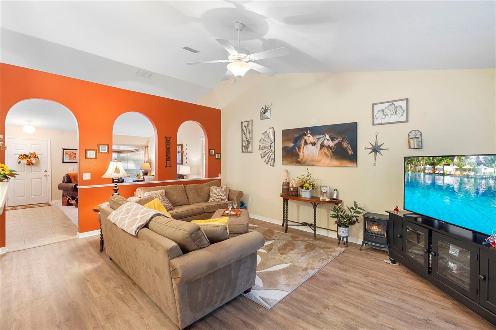 Image 12 of 42 For 274 Knot Hole Circle