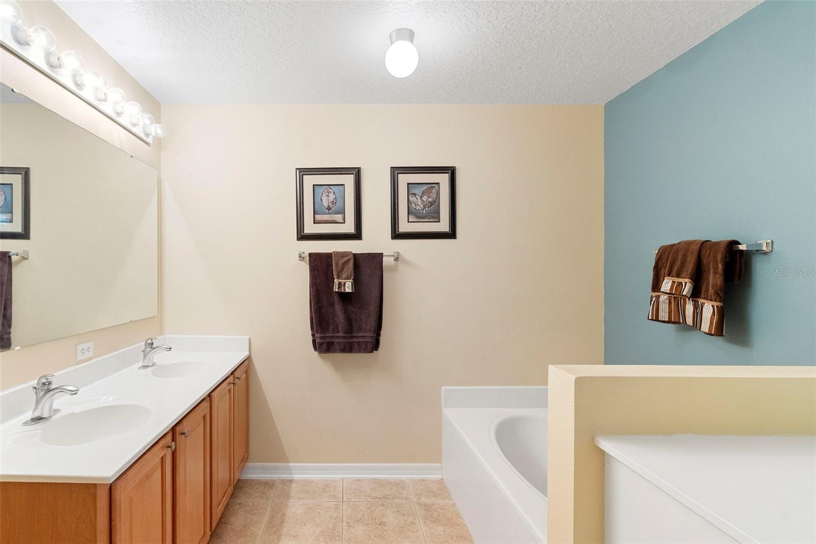 Image 24 of 42 For 274 Knot Hole Circle