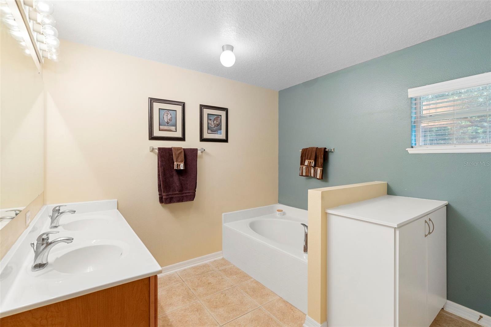 Image 25 of 42 For 274 Knot Hole Circle