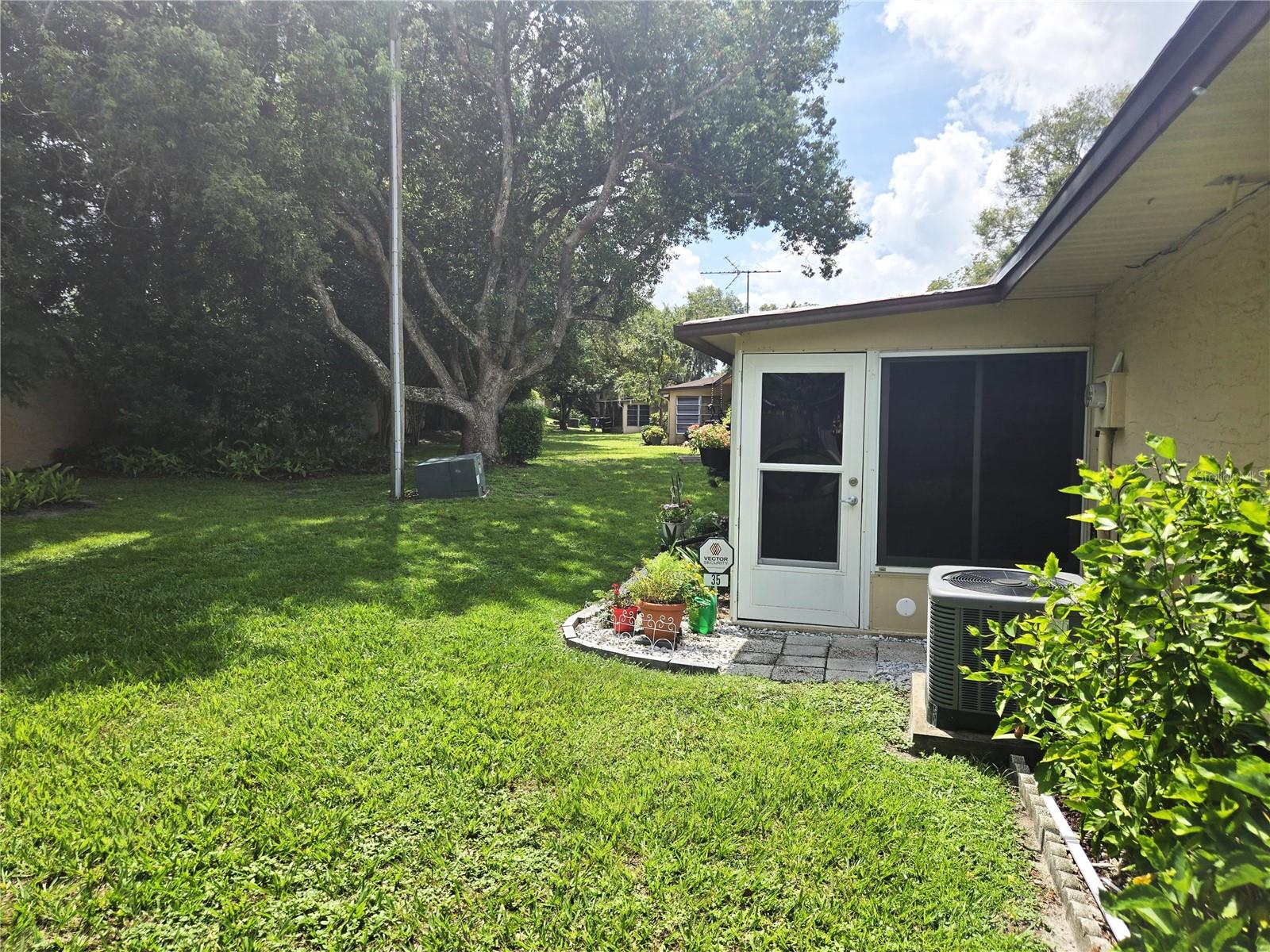 Image 16 of 19 For 35 Villa Villar Court 350