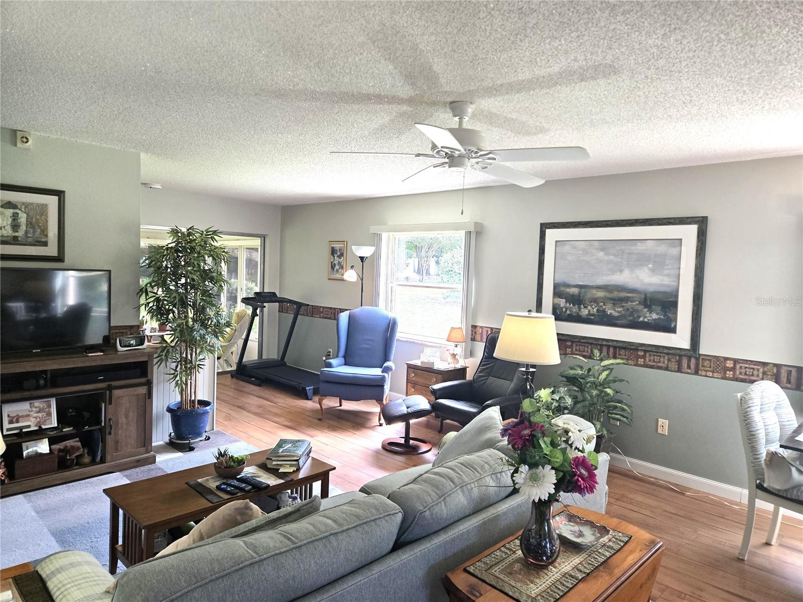 Image 3 of 19 For 35 Villa Villar Court 350