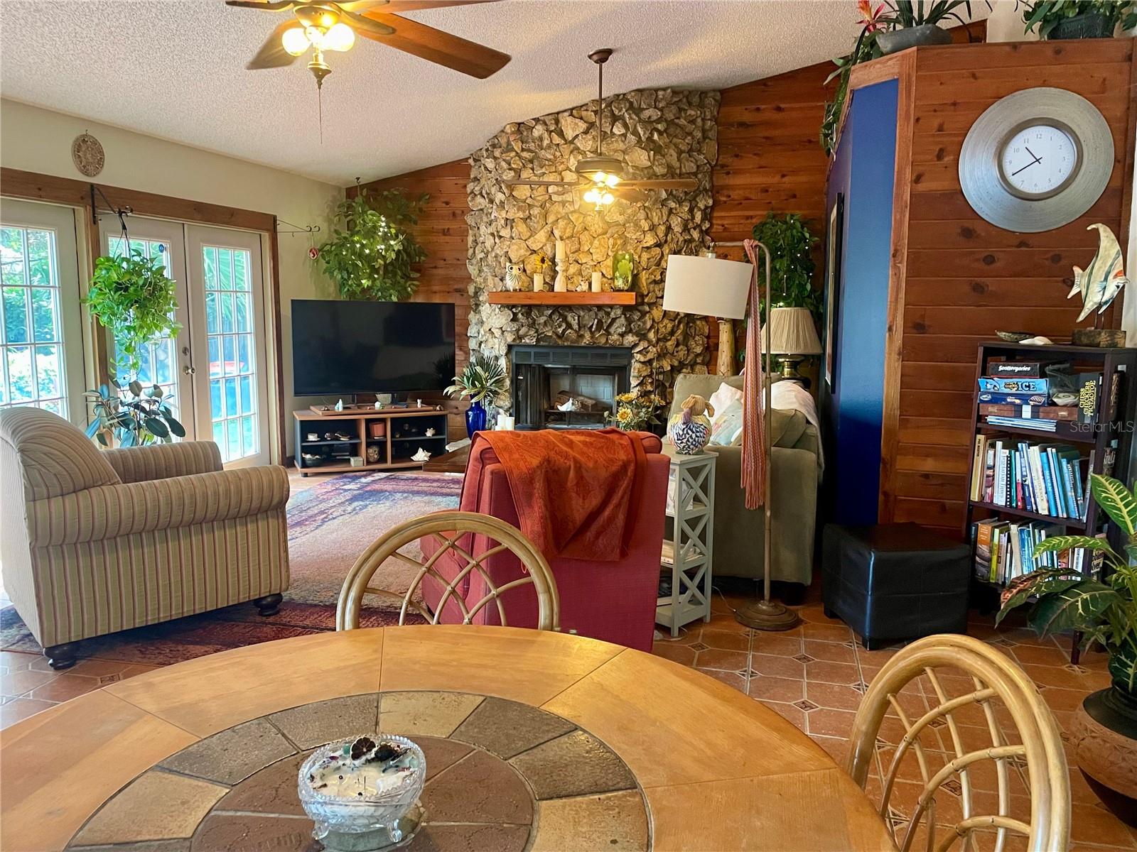 Image 11 of 42 For 2615 Willow Oak Drive