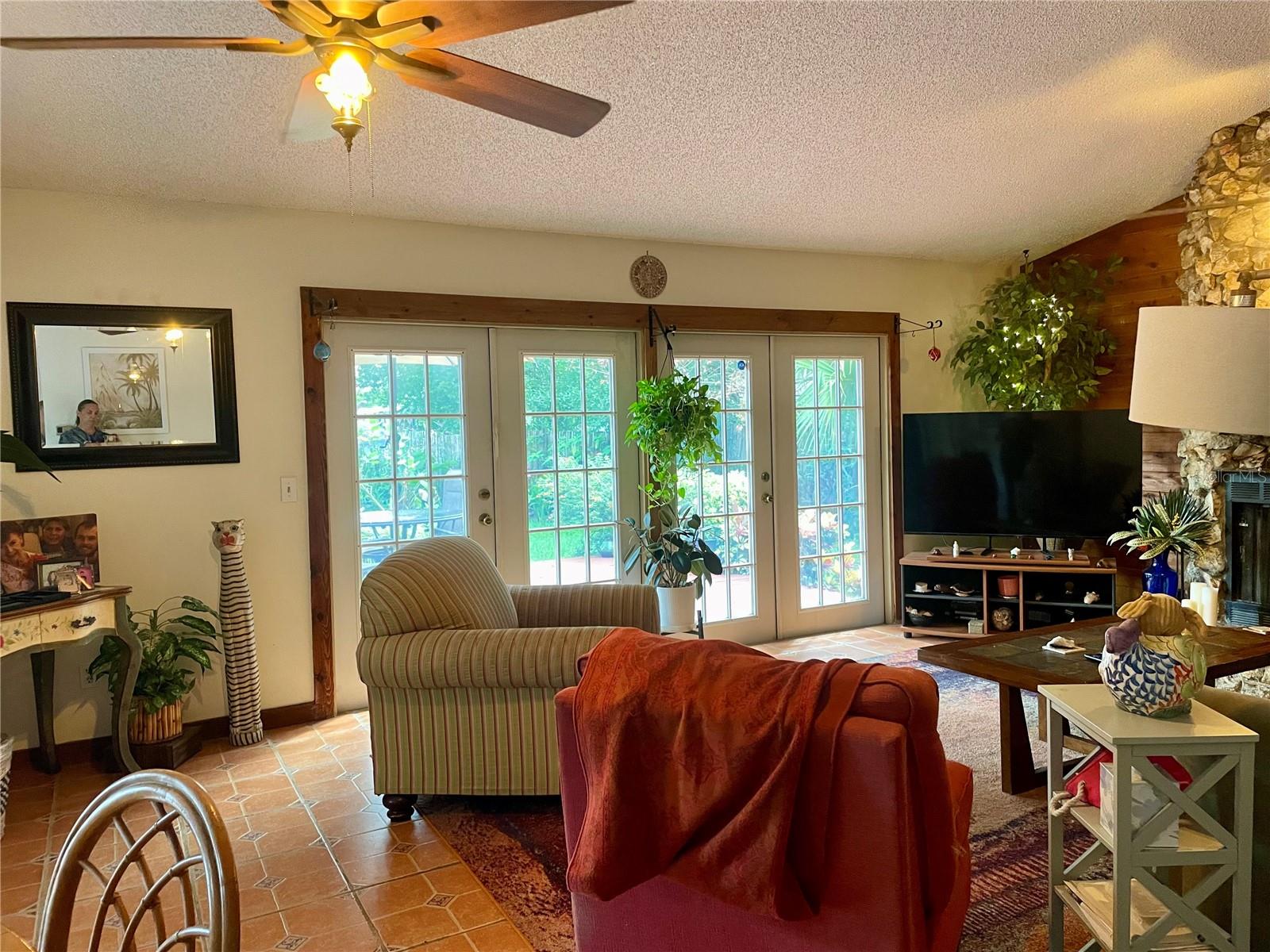 Image 13 of 42 For 2615 Willow Oak Drive