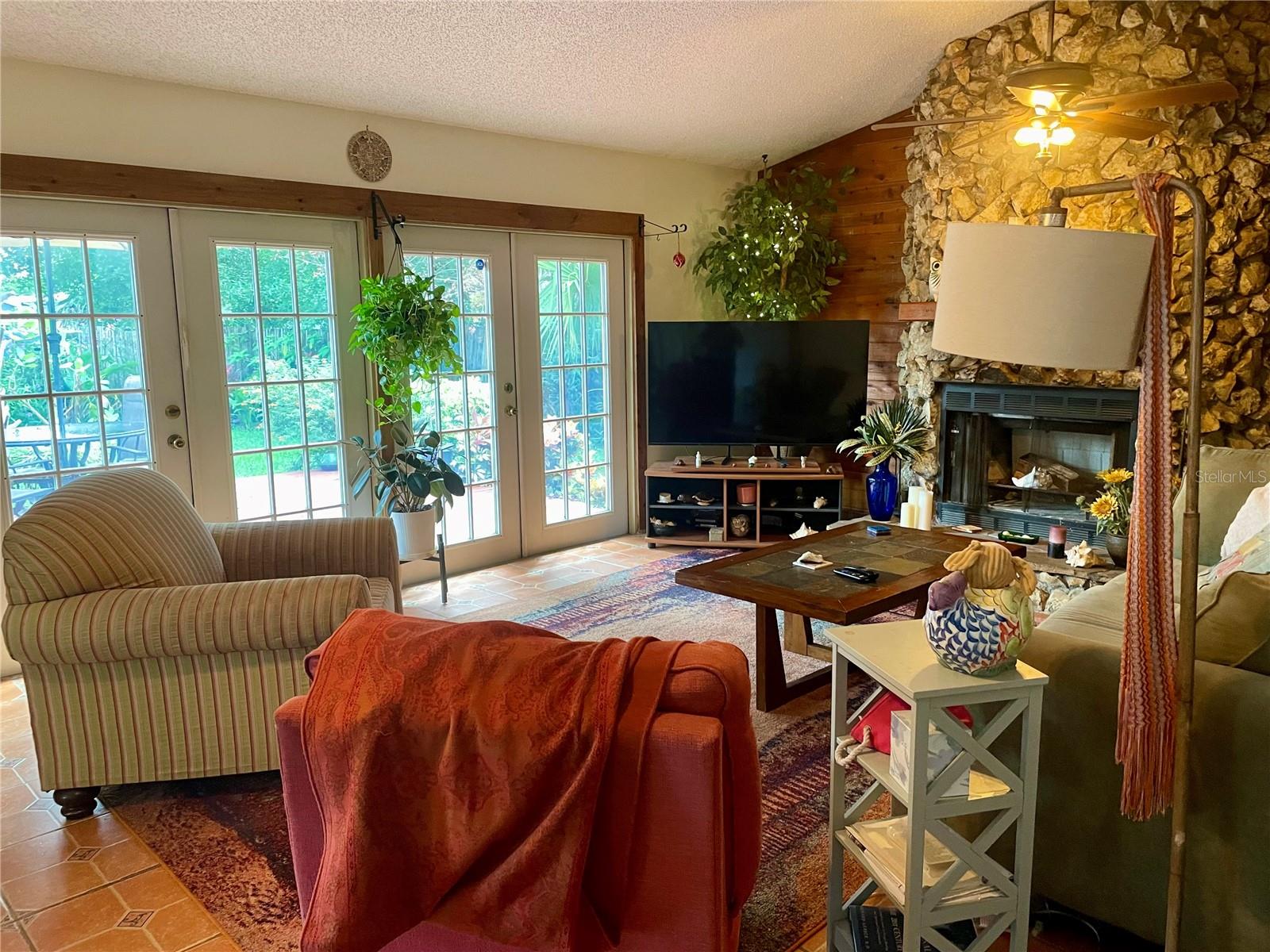 Image 14 of 42 For 2615 Willow Oak Drive