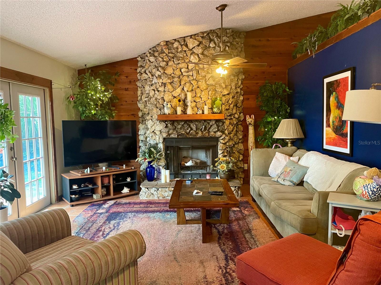 Image 2 of 42 For 2615 Willow Oak Drive