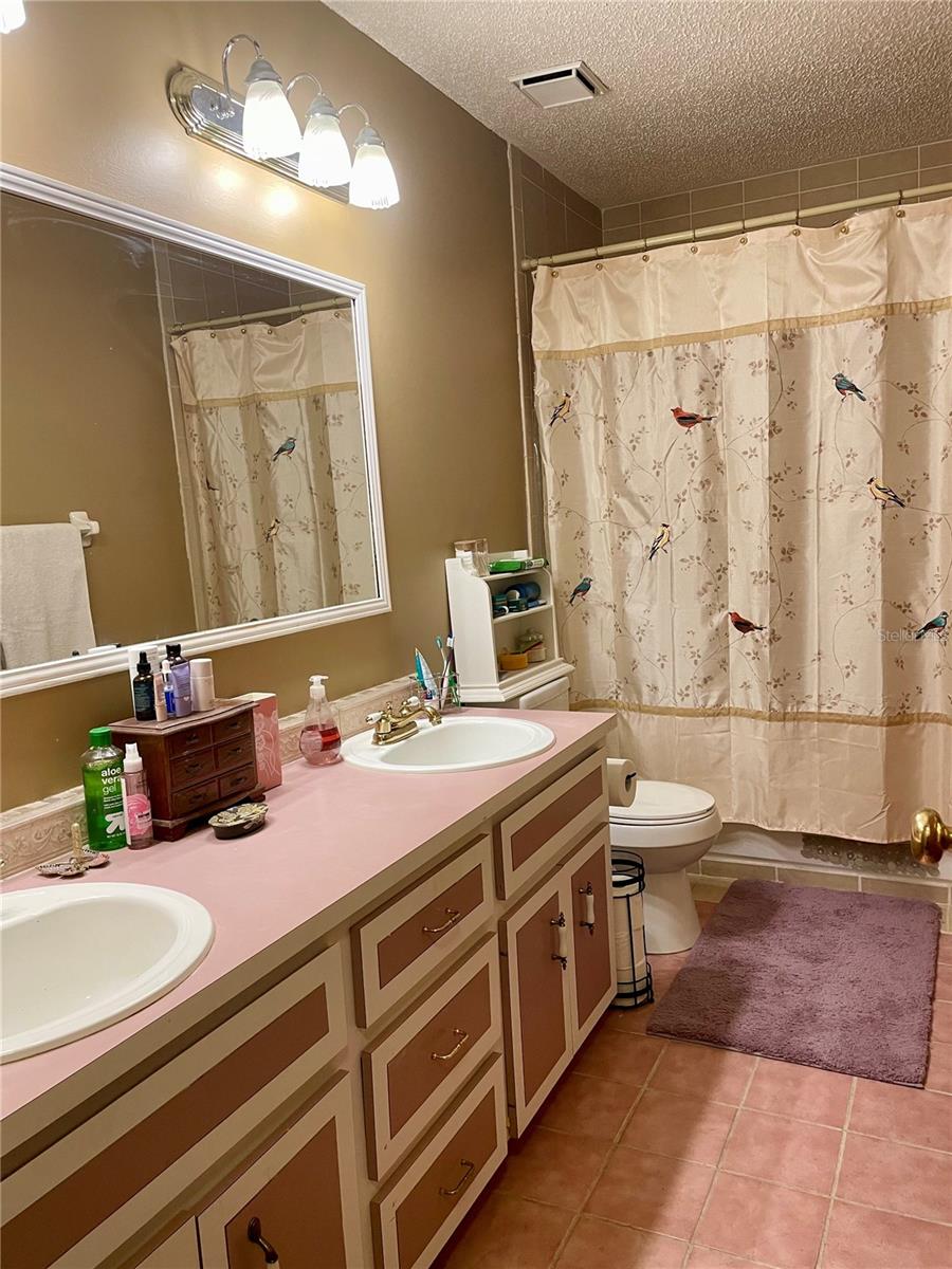 Image 28 of 42 For 2615 Willow Oak Drive