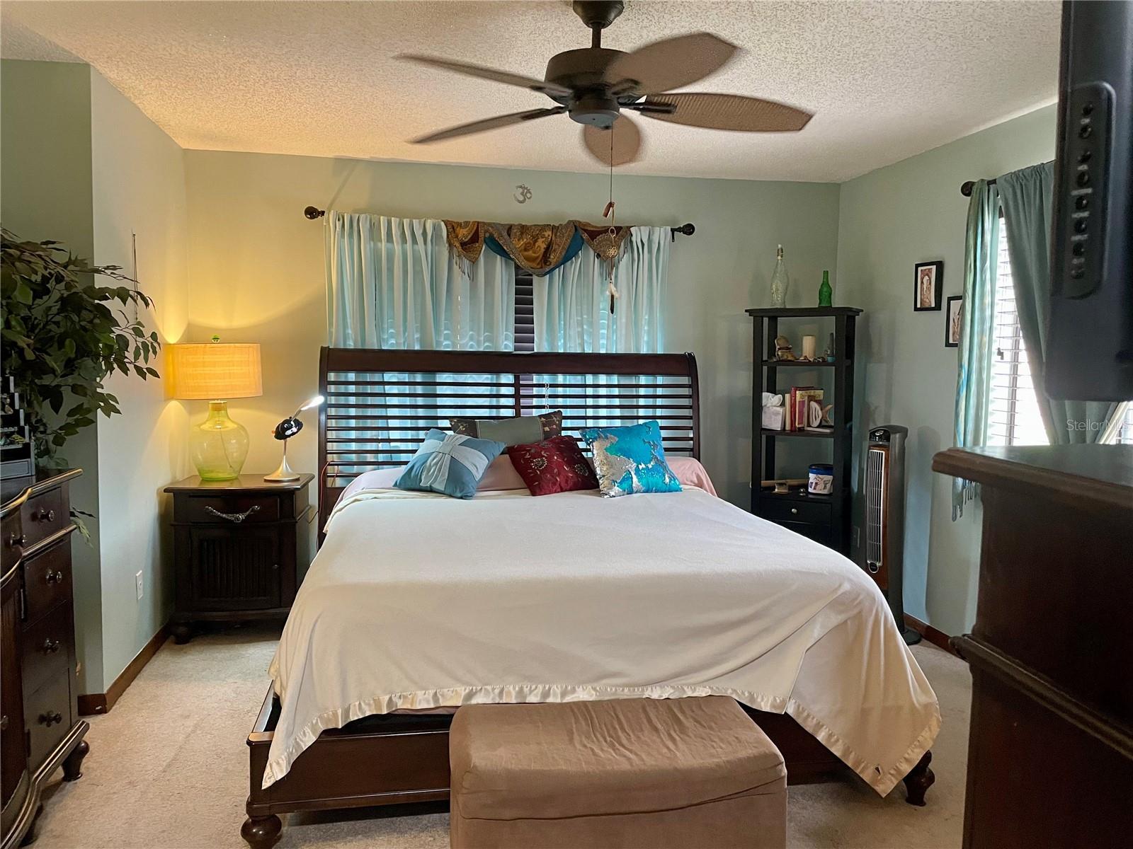 Image 4 of 42 For 2615 Willow Oak Drive