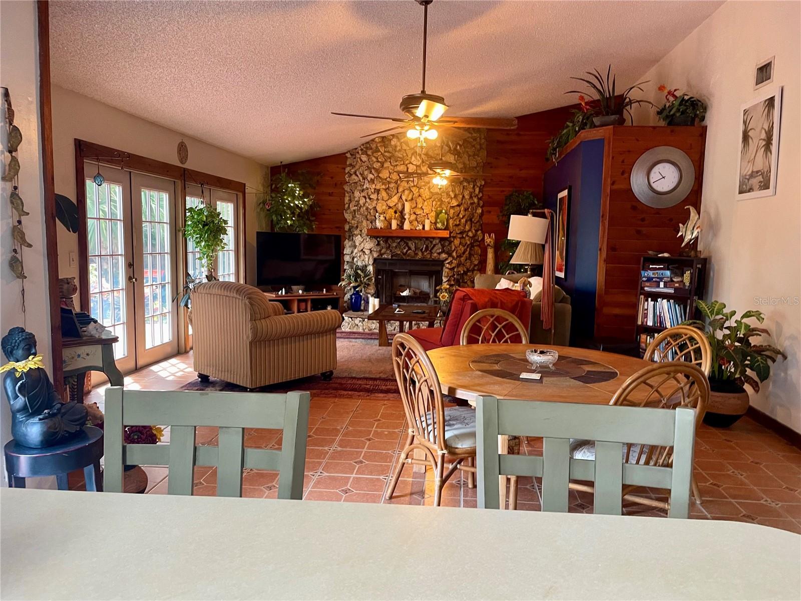 Image 9 of 42 For 2615 Willow Oak Drive