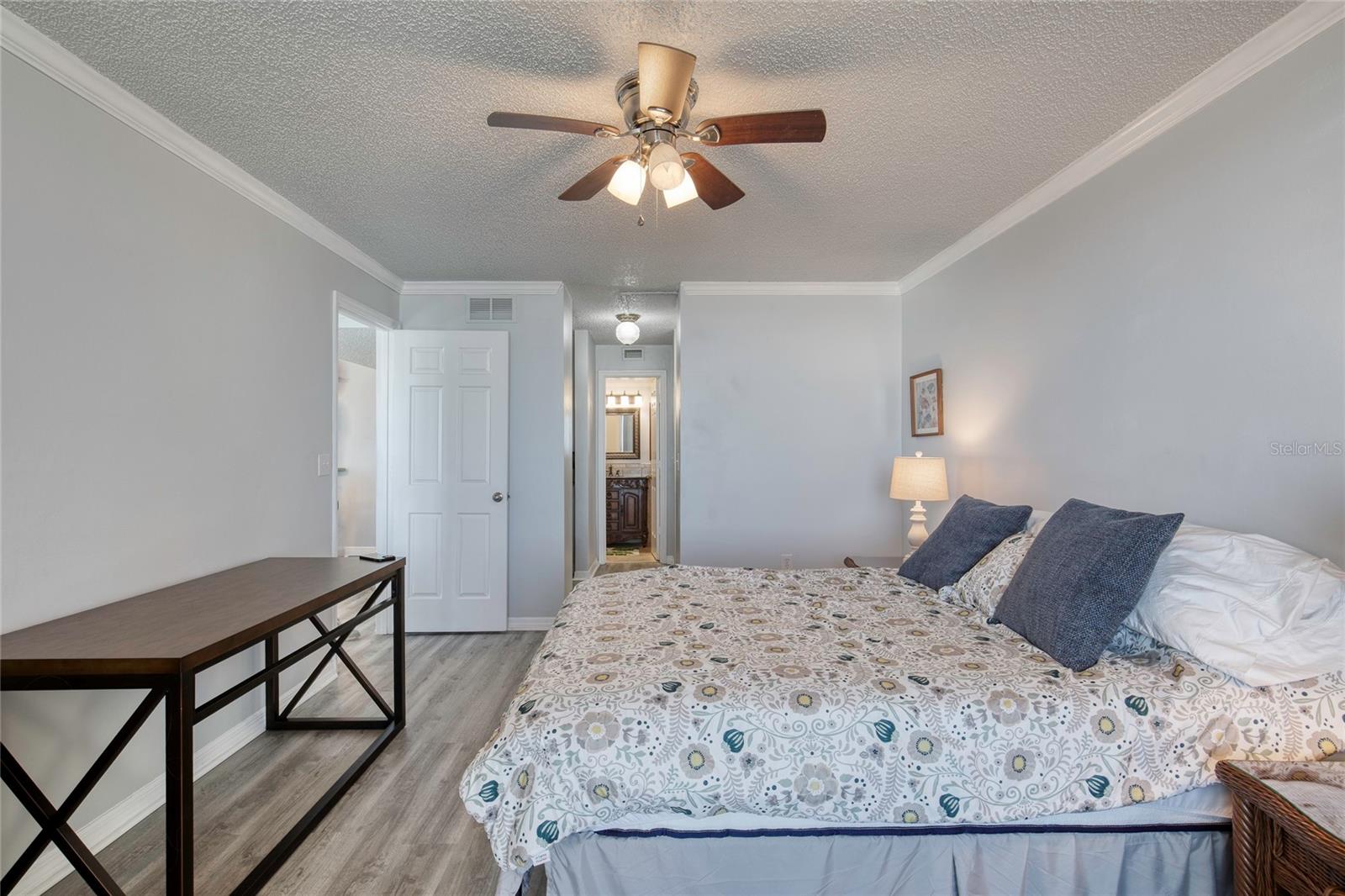 Image 18 of 60 For 3370 Ocean Shore Boulevard 404