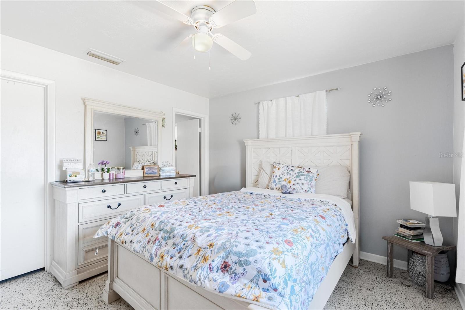 Image 12 of 21 For 1794 Saxon Boulevard