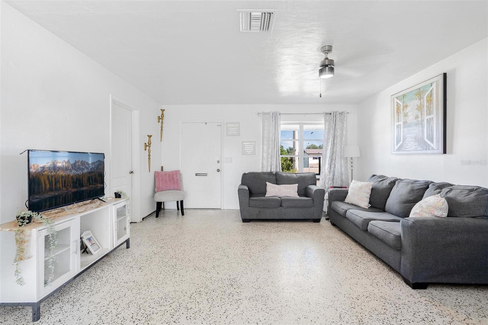 Image 3 of 21 For 1794 Saxon Boulevard