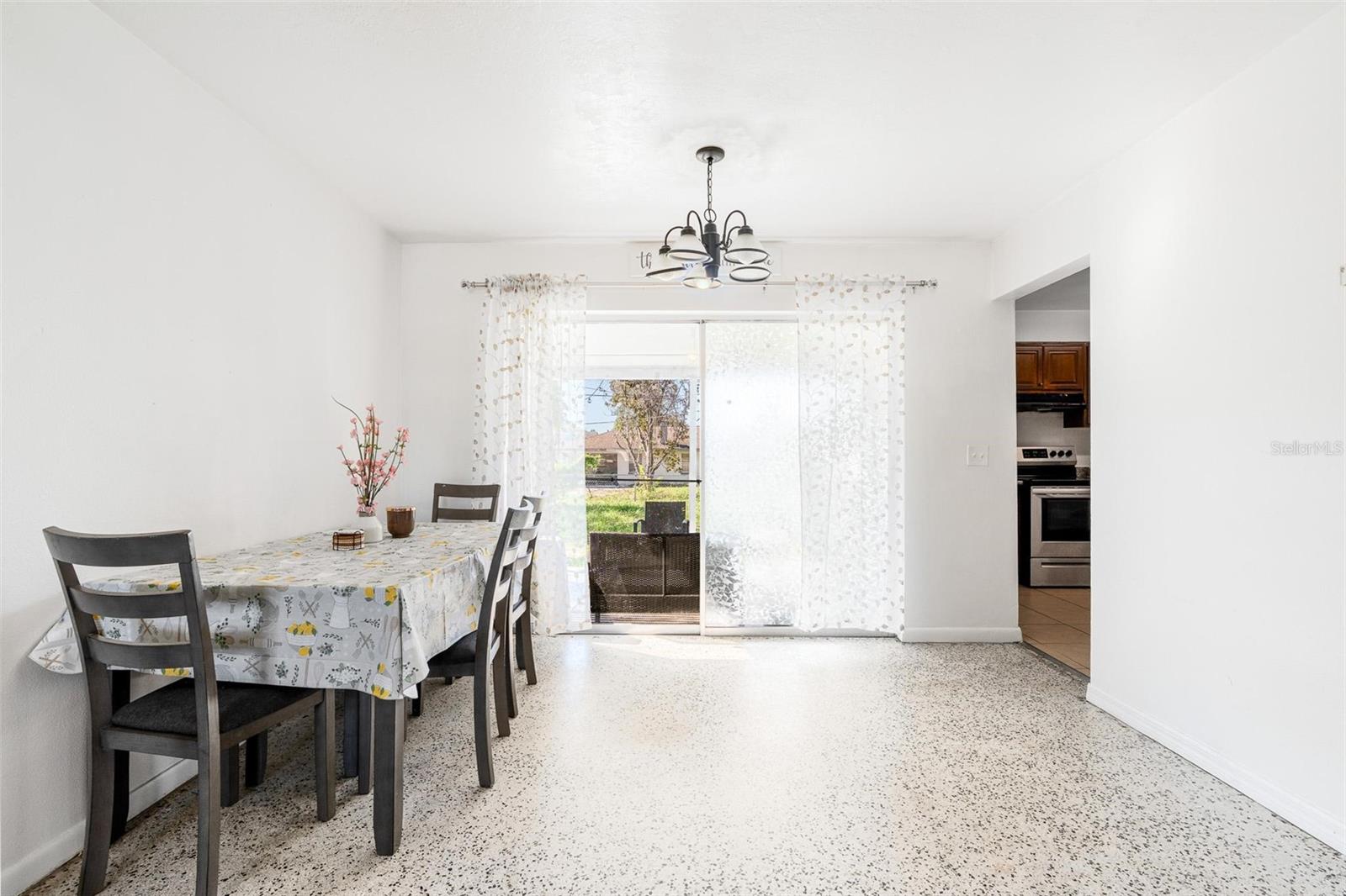 Image 7 of 21 For 1794 Saxon Boulevard