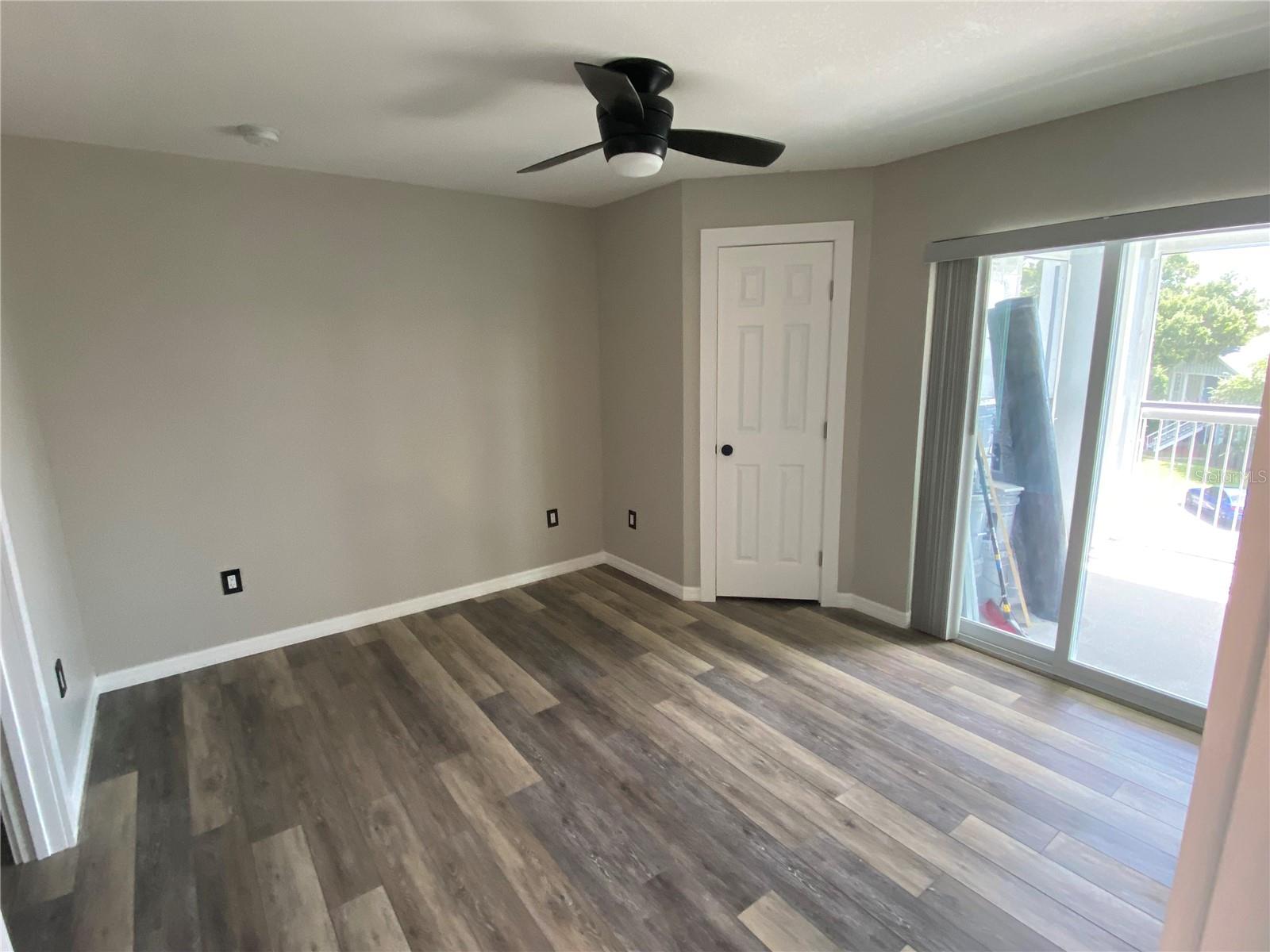 Image 14 of 21 For 2592 Grassy Point Drive 306