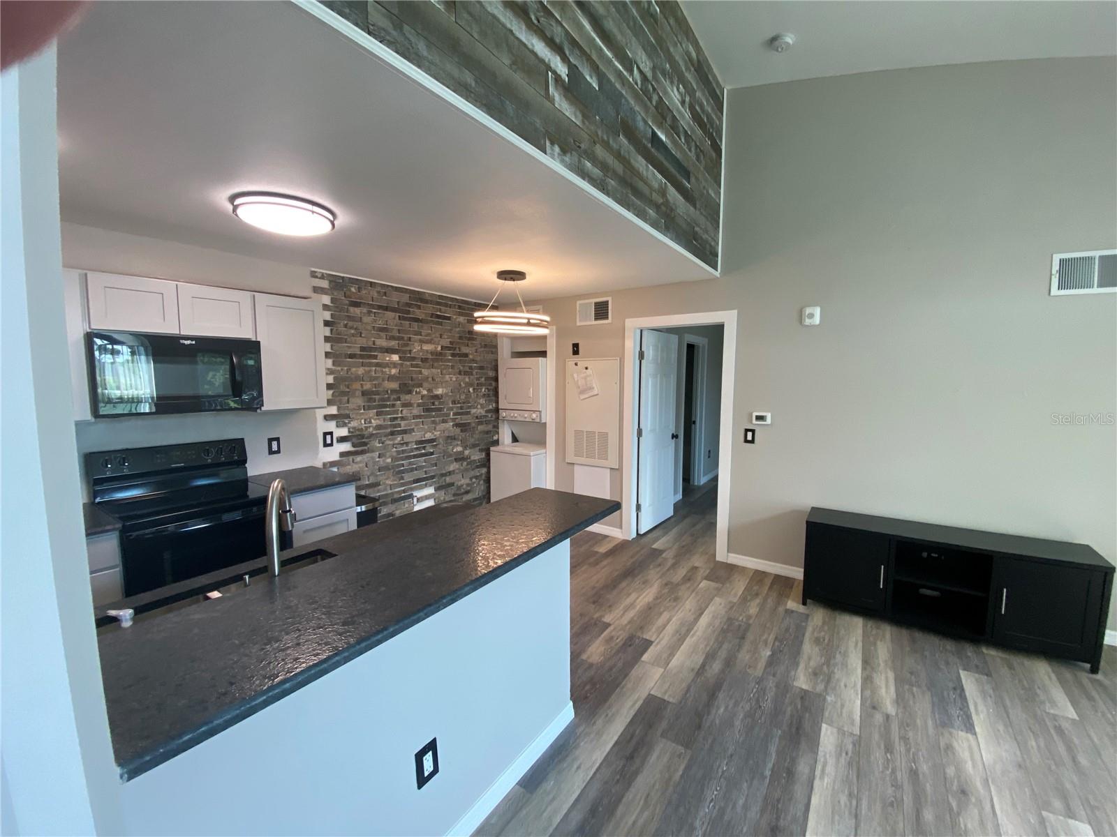 Image 5 of 21 For 2592 Grassy Point Drive 306