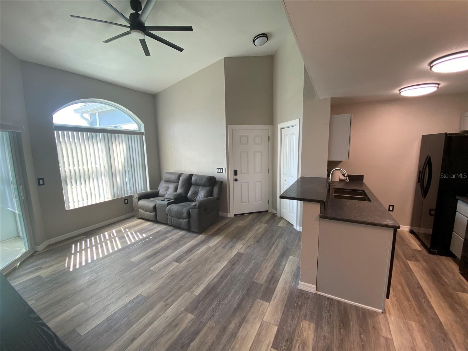 Image 6 of 21 For 2592 Grassy Point Drive 306